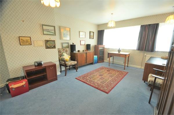 Lawrence Gardens, Mill Hill, NW7